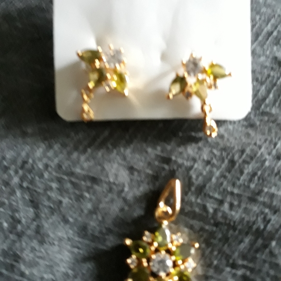 Pendent, and earrings. - Picture 2 of 5